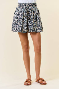 The Mabel Floral Wide Leg Shorts – Black Ditsy Print