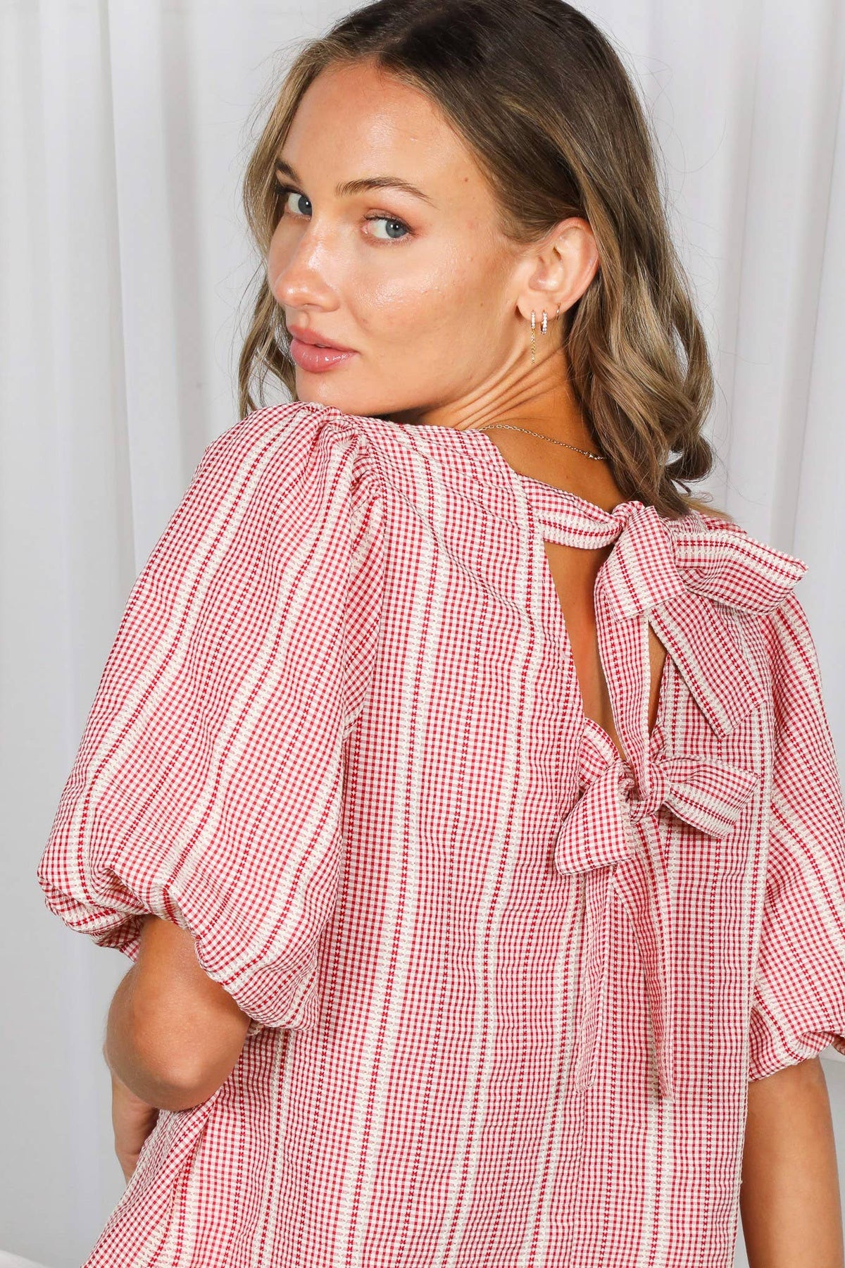 The Blakely Plaid Bow Back Blouse: Red – Bubble Sleeve Feminine Tie Back Top