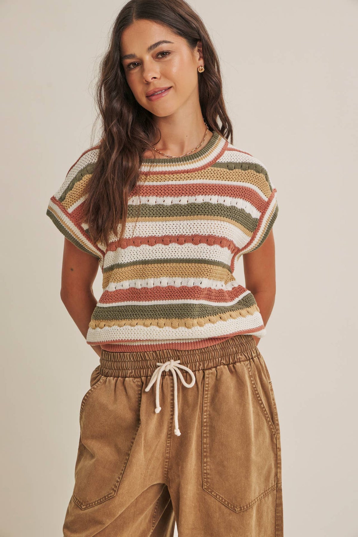 SEASONLESS TRANSITIONAL TEXTURED STRIPE SWEATER VEST: OLIVE MULTI / S