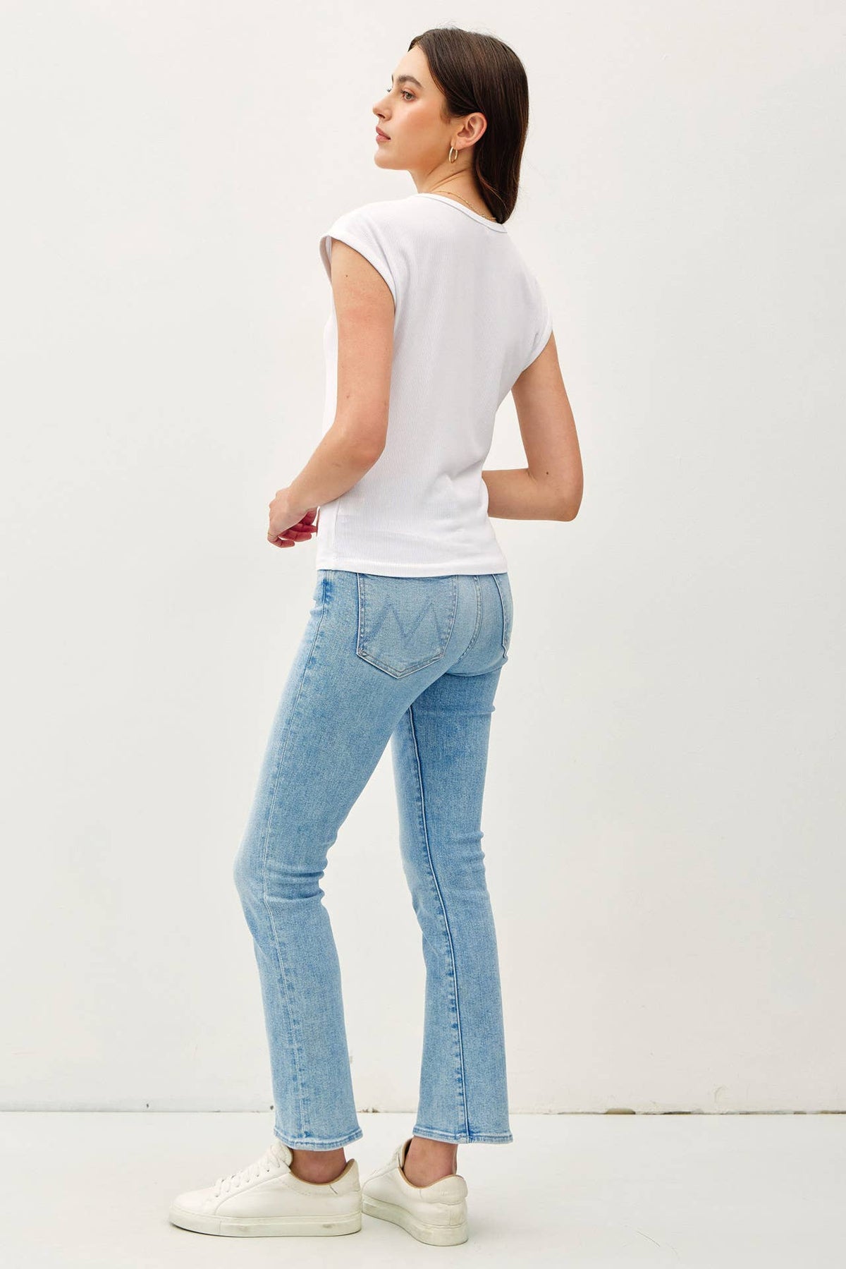 The Hollis Ribbed Cap Sleeve Tee – Fitted Lightweight Everyday Essential T-Shirt for Women