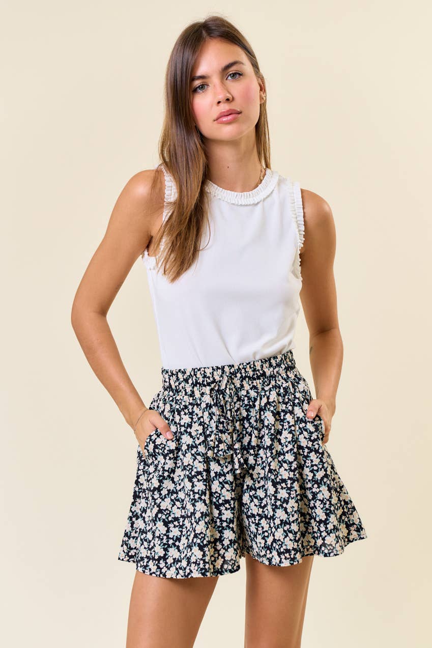 The Mabel Floral Wide Leg Shorts – Black Ditsy Print