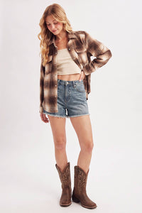 SNAP BUTTON DOWN PLAID SHACKET: Black / L