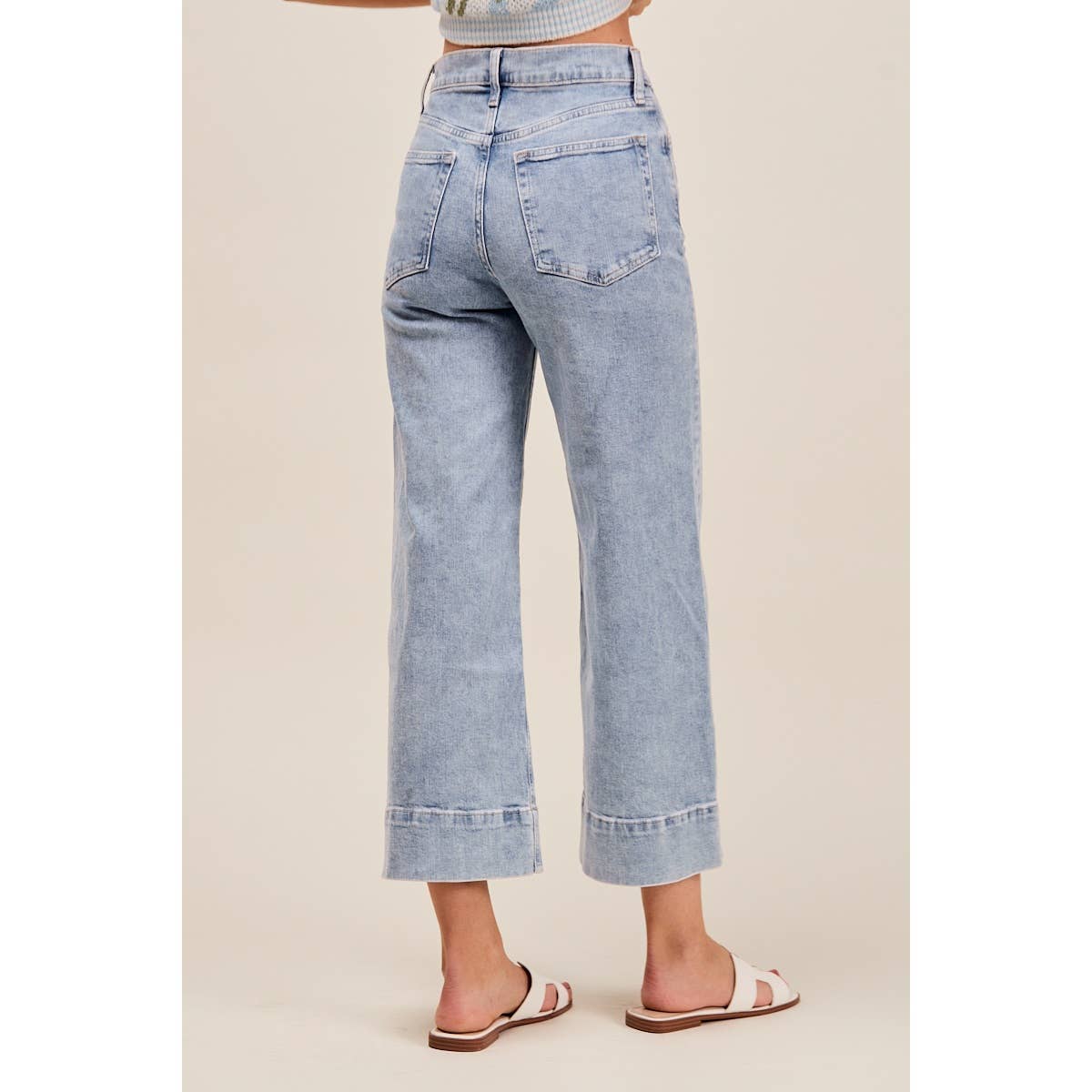 The Lennon Seamed Wide Leg Stretch Denim Jeans: Light Wash