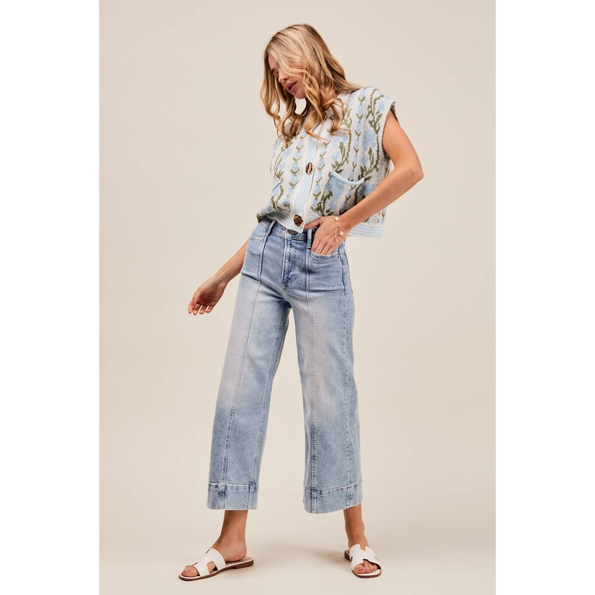 The Lennon Seamed Wide Leg Stretch Denim Jeans: Light Wash