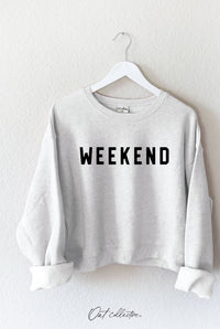 The Weekend Graphic Pullover: Athletic Heather  – Mid Cropped Relaxed Fit Fleece Sweatshirt