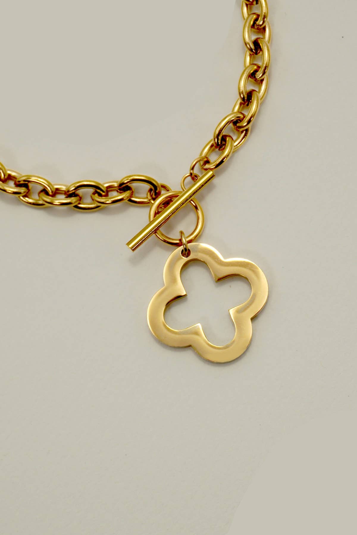 18K Gold Stainless Steel Clover Rhinestone Necklace – Tarnish Free Waterproof Jewelry