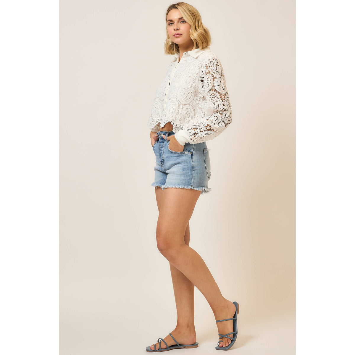 Ivory Paisley Lace Cropped Blouse: Off White