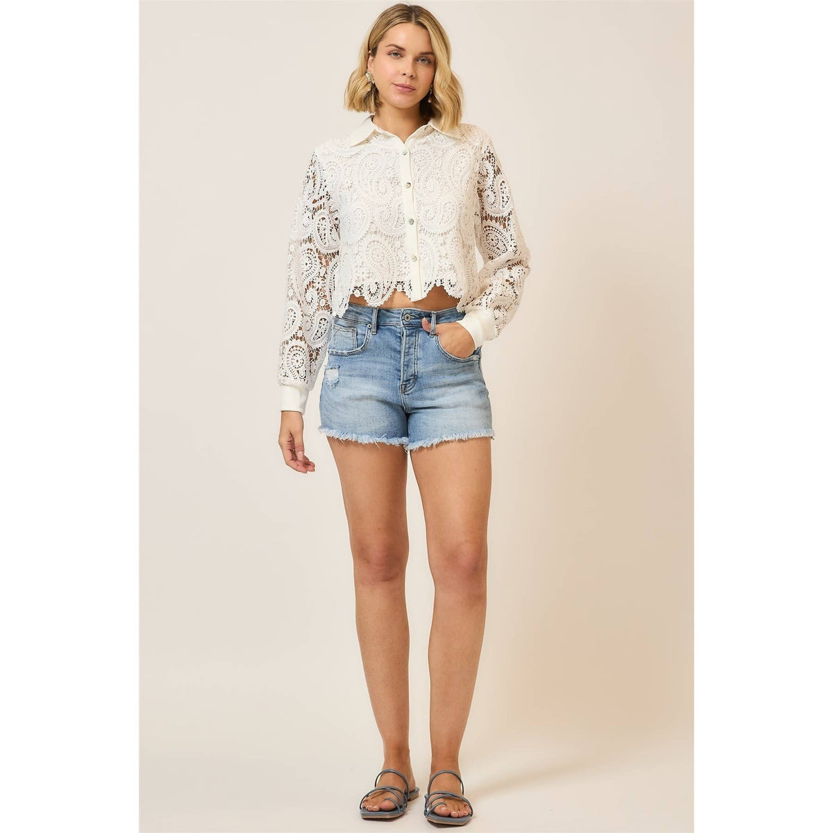 Ivory Paisley Lace Cropped Blouse: Off White