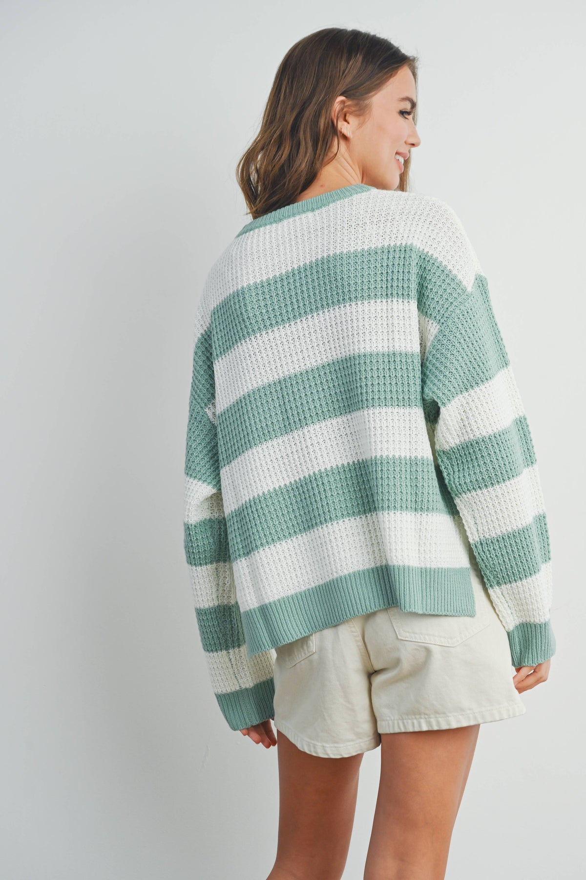 The Elodie Striped Cropped Knit Sweater: Ivory/Sage – Soft Long Sleeve Pullover