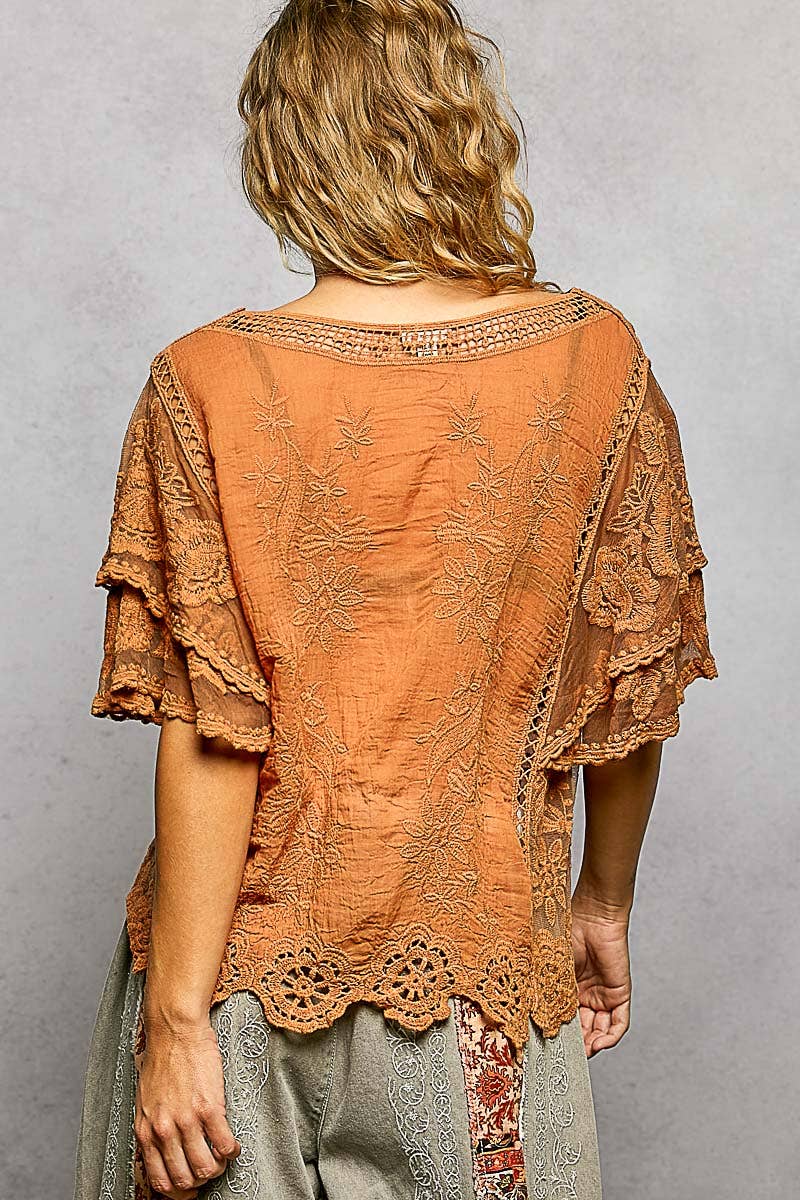 V-neck Short Sleeve Crochet Trim Solid Top: CAMEL / Os