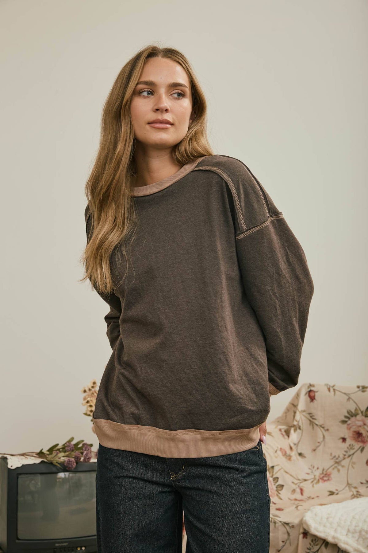 The Off Duty Contrast Knit Top: Chocolate Brown
