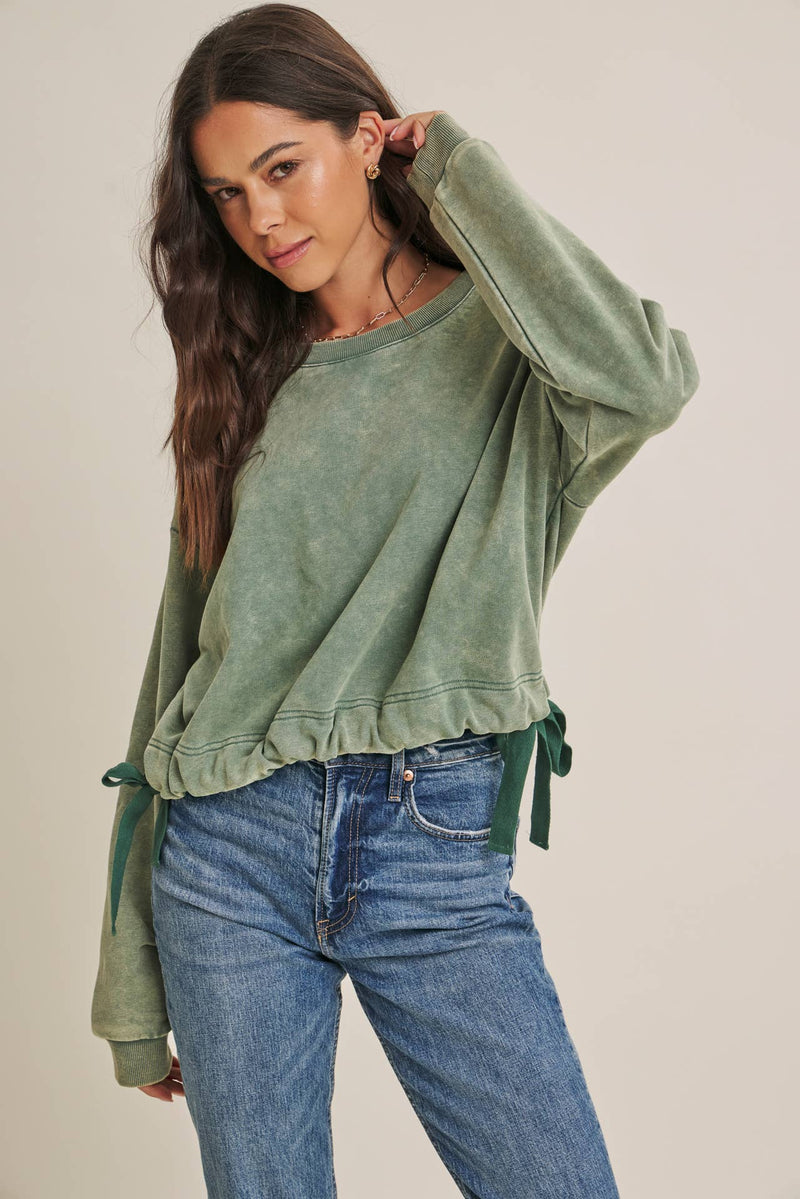 SOFT FADED MINERAL-WASHED SWEATSHIRT WITH CINCHED WAIST: SMOKY MARSALA / M