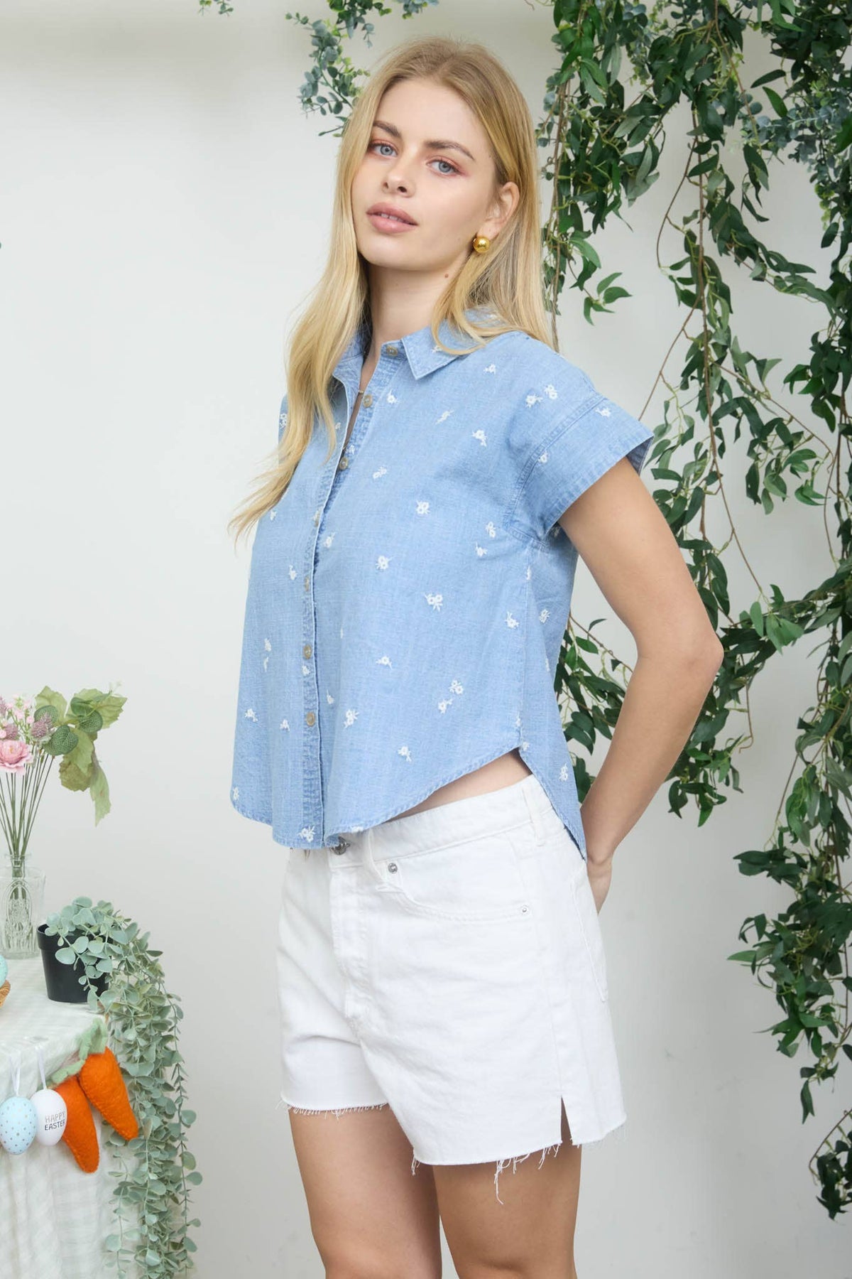 The Delaney Floral Denim Blouse: Chambray