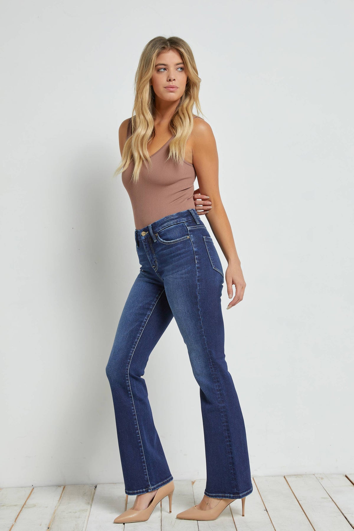 MID-RISE BOOT CUT WITH BACK SLIT: CATS EYE / 24