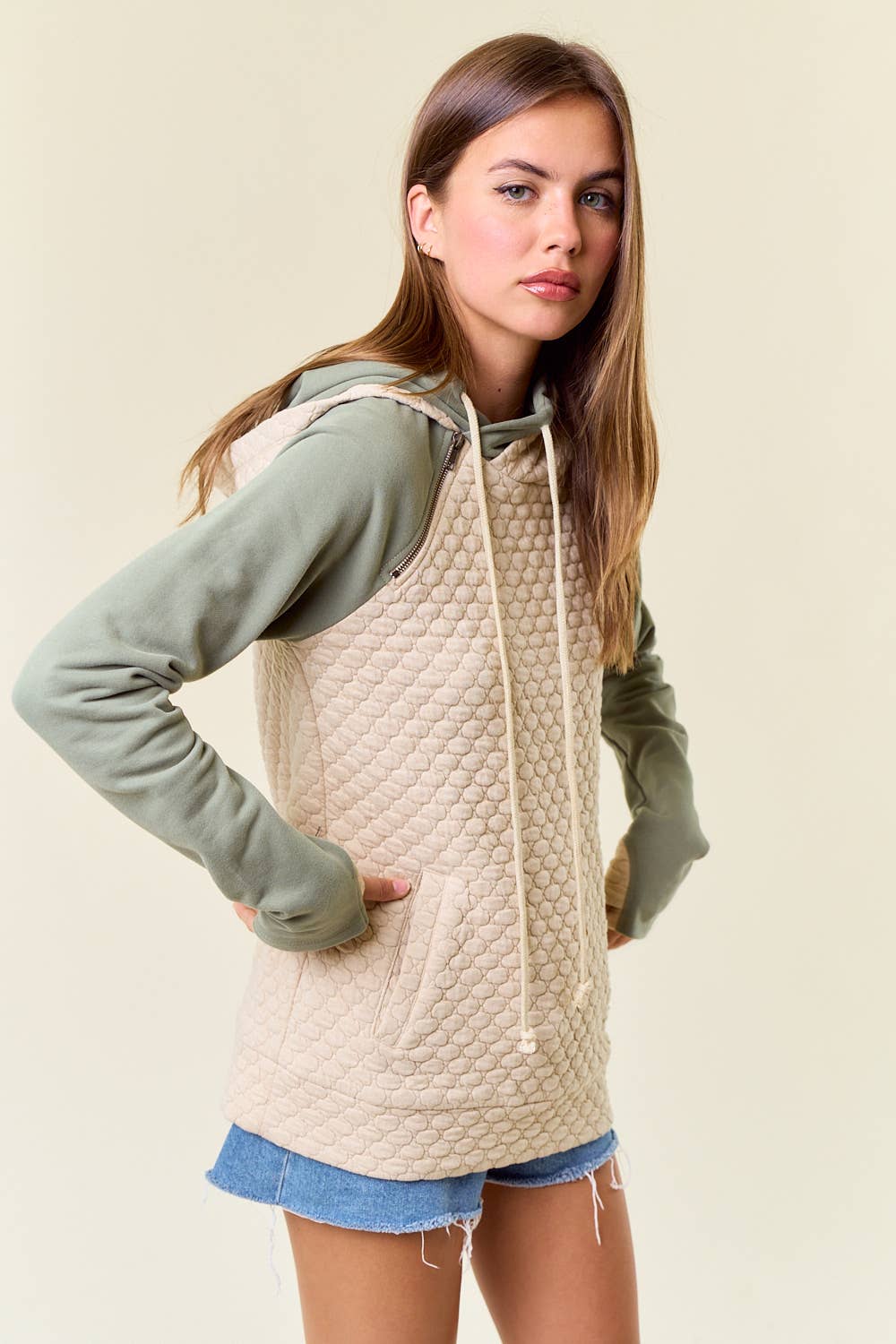 Kara Quilted Knit Layer Hood Sweatshirt: OAT/OLIVE