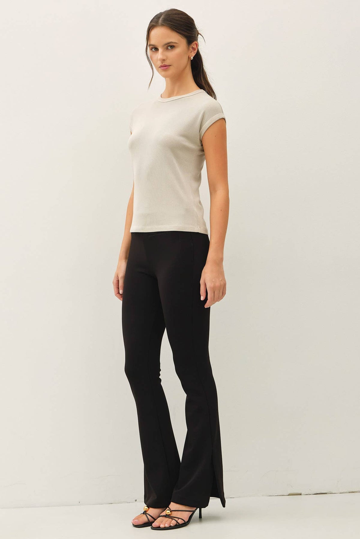 The Hollis Ribbed Cap Sleeve Tee – Fitted Lightweight Everyday Essential T-Shirt for Women