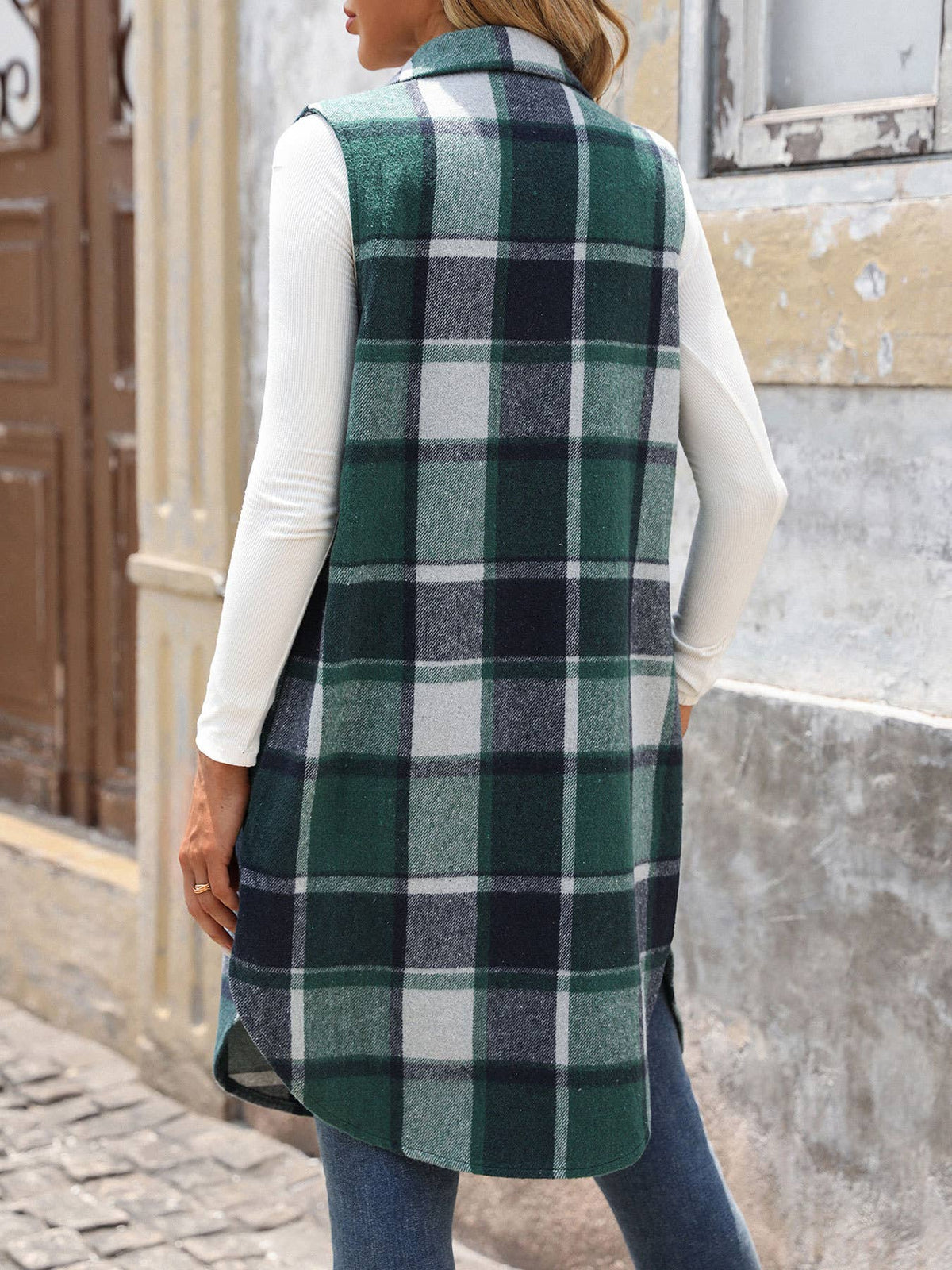 The Emery Sleeveless Plaid Longline Vest – Tan & Black Fall Layer