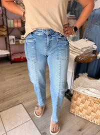 Presley Patch Pocket Boyfriend Jeans: Light Wash