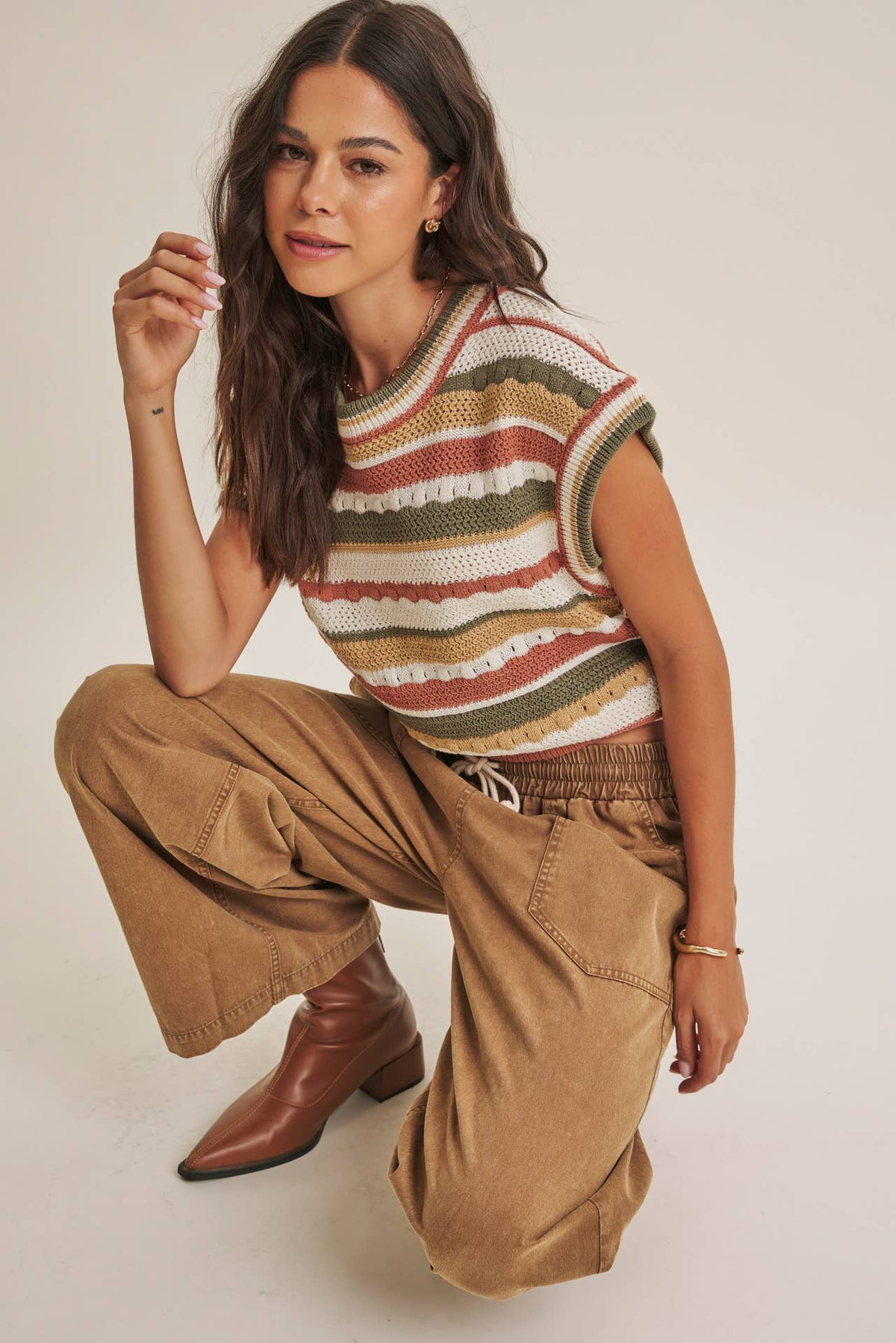 SEASONLESS TRANSITIONAL TEXTURED STRIPE SWEATER VEST: OLIVE MULTI / S