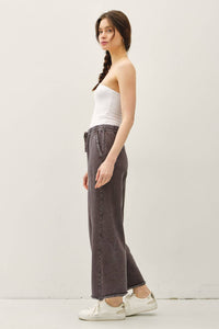 The Presley Cropped Wide Leg  Pants – Washed Cotton Comfort with Raw Hem