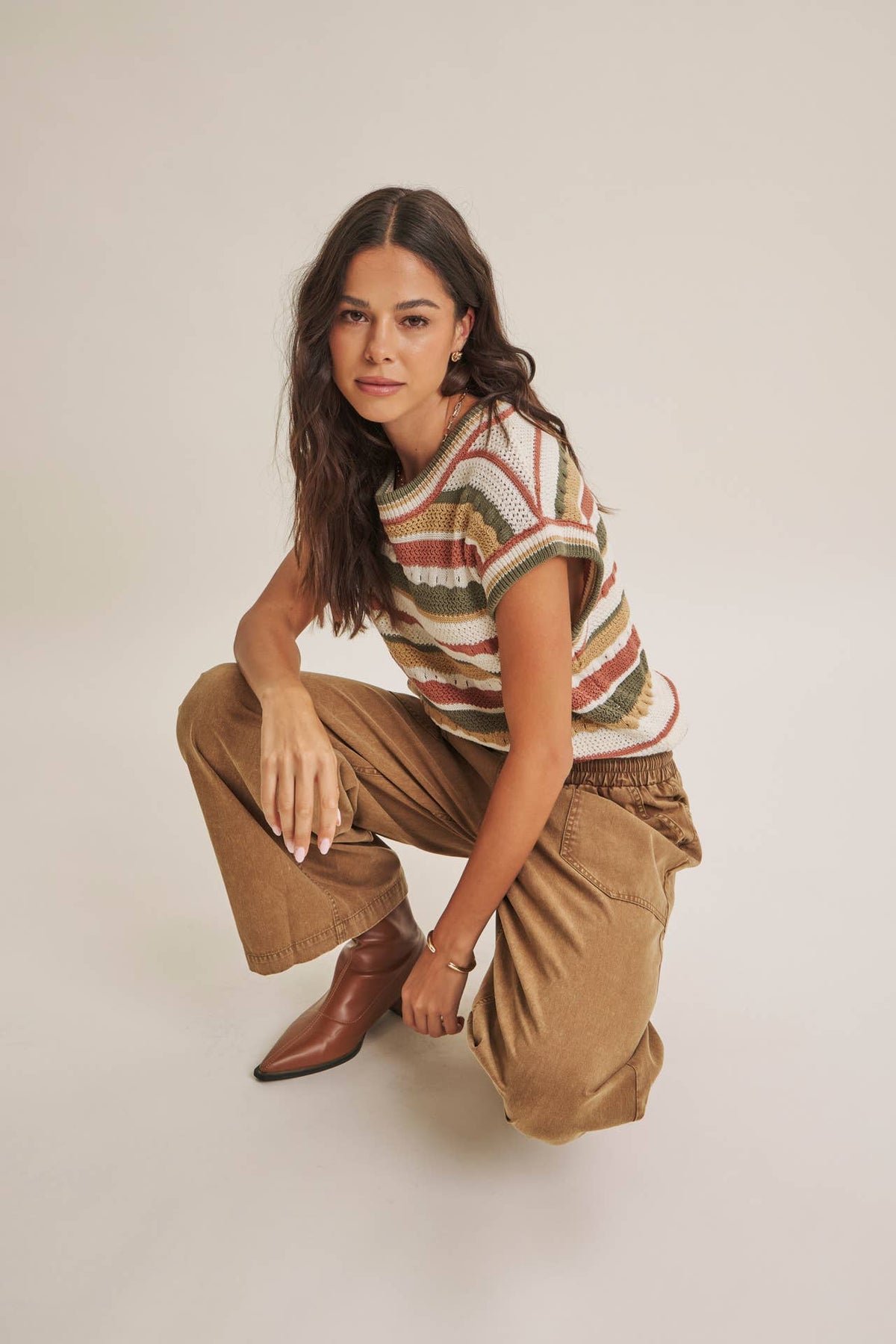 SEASONLESS TRANSITIONAL TEXTURED STRIPE SWEATER VEST: OLIVE MULTI / S