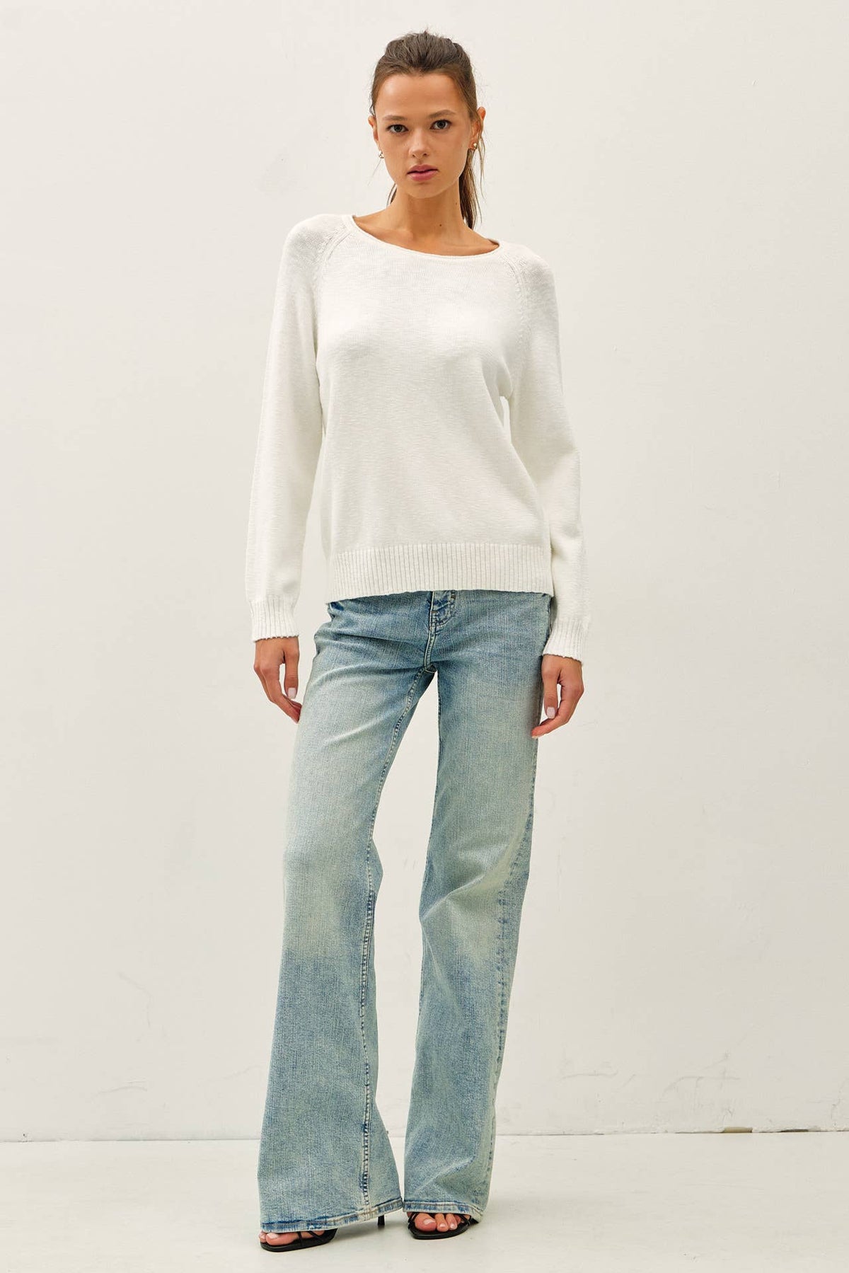 The Winslow Slub Knit Sweater: Off White  – Lightweight Raglan Sleeve Relaxed Fit Pullover for Women