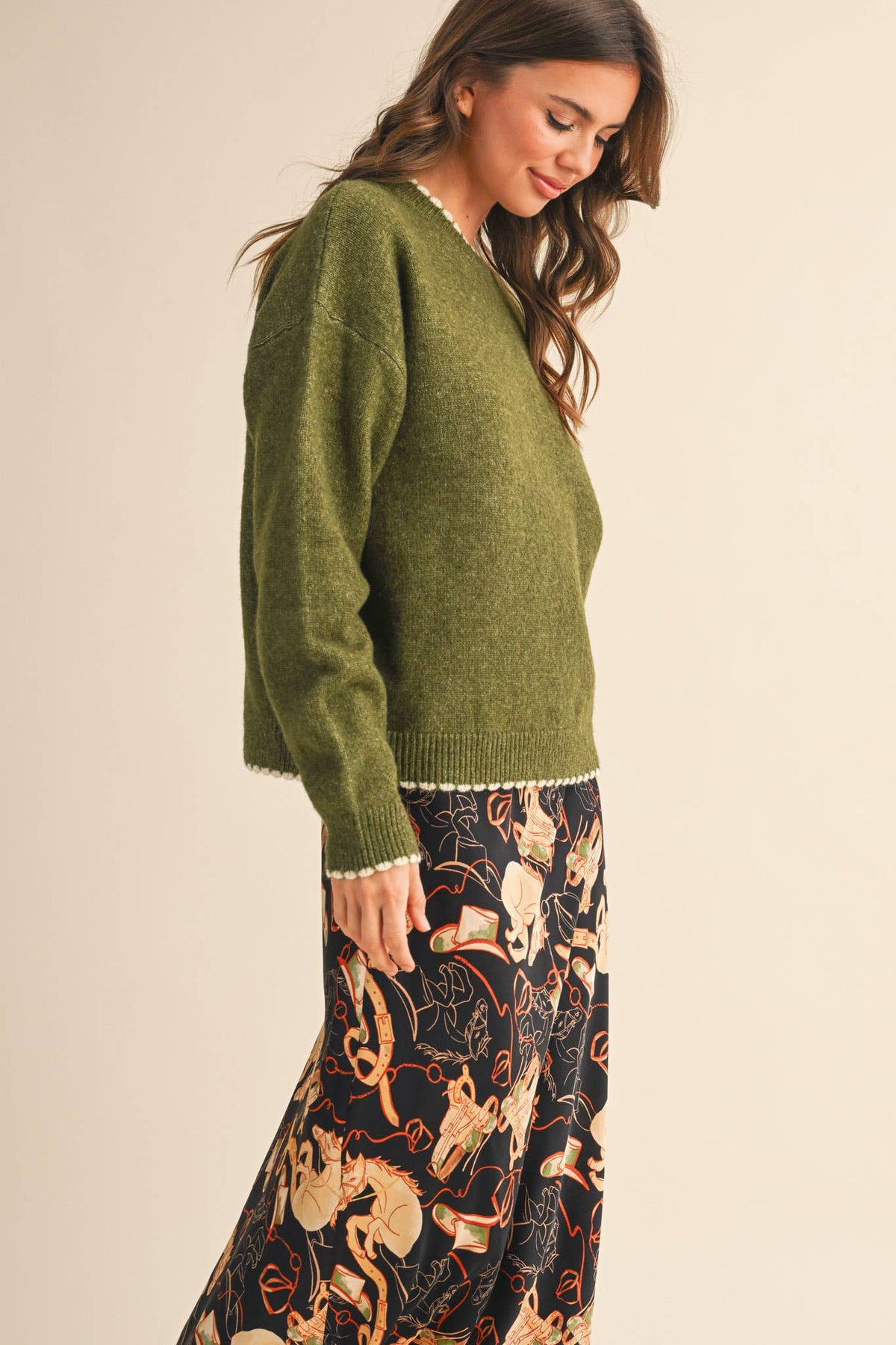 Sweet Detail Scallop Sweater: Olive