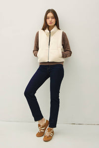 Hollis Soft-Touch Padded Cropped Vest: Winter Cream – Lightweight High-Neck Zip Vest with Adjustable Hem