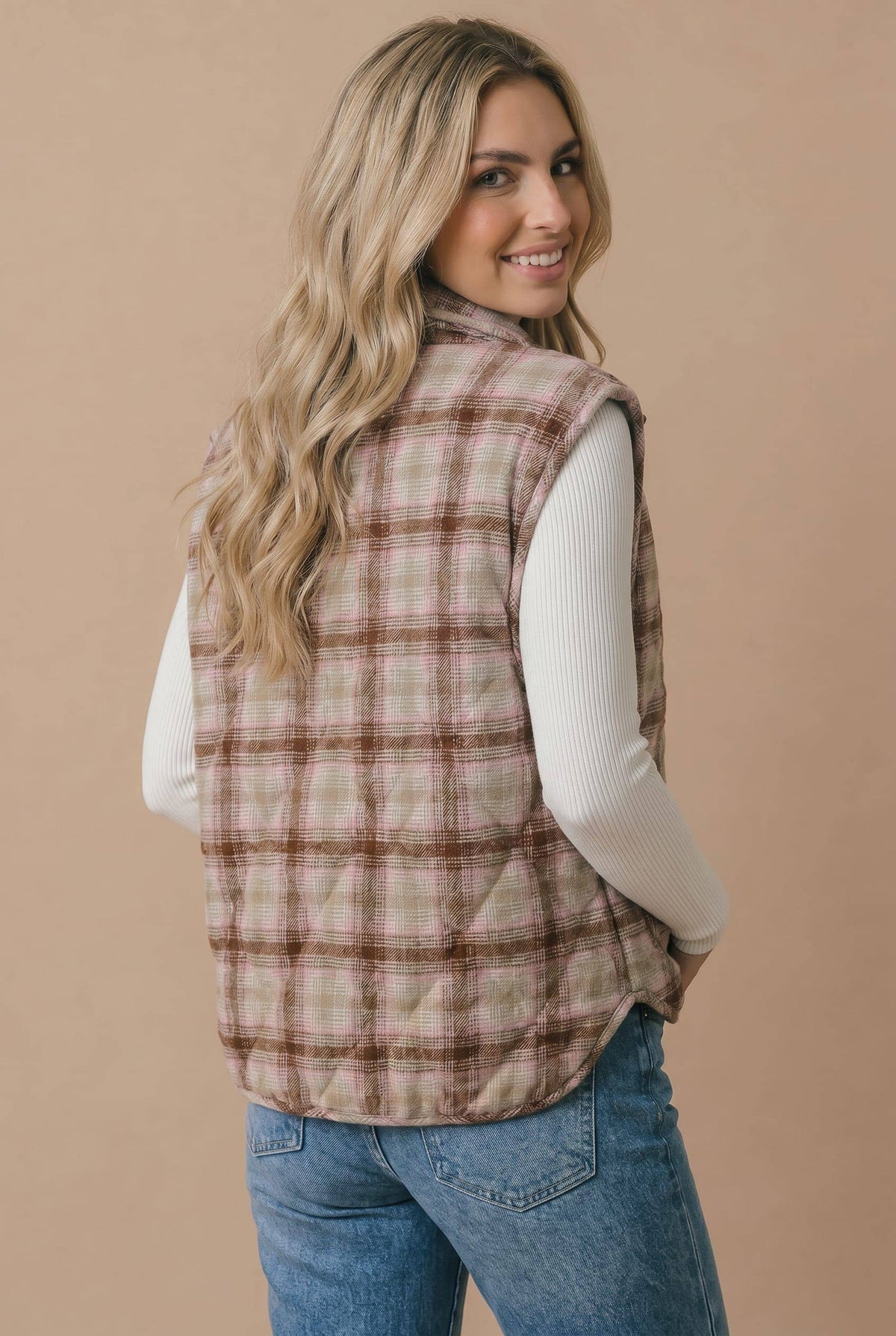 Cabin Season Plaid Quilted Puffer Vest | Women’s Fall Vest