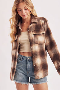 SNAP BUTTON DOWN PLAID SHACKET: Black / L