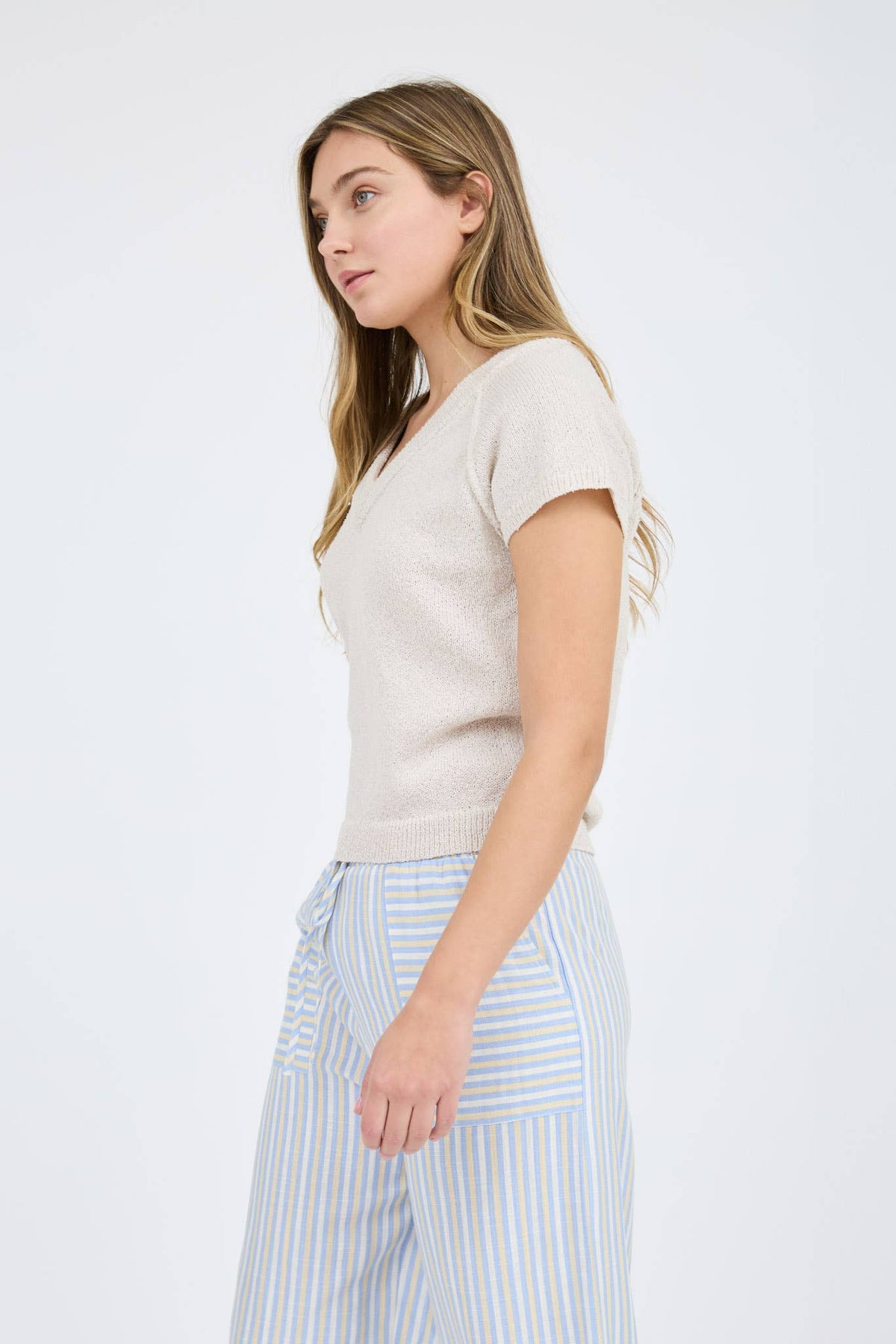 Raya V-Neck Short Sleeve Lightweight Sweater Top – Casual Summer Knit Pullover