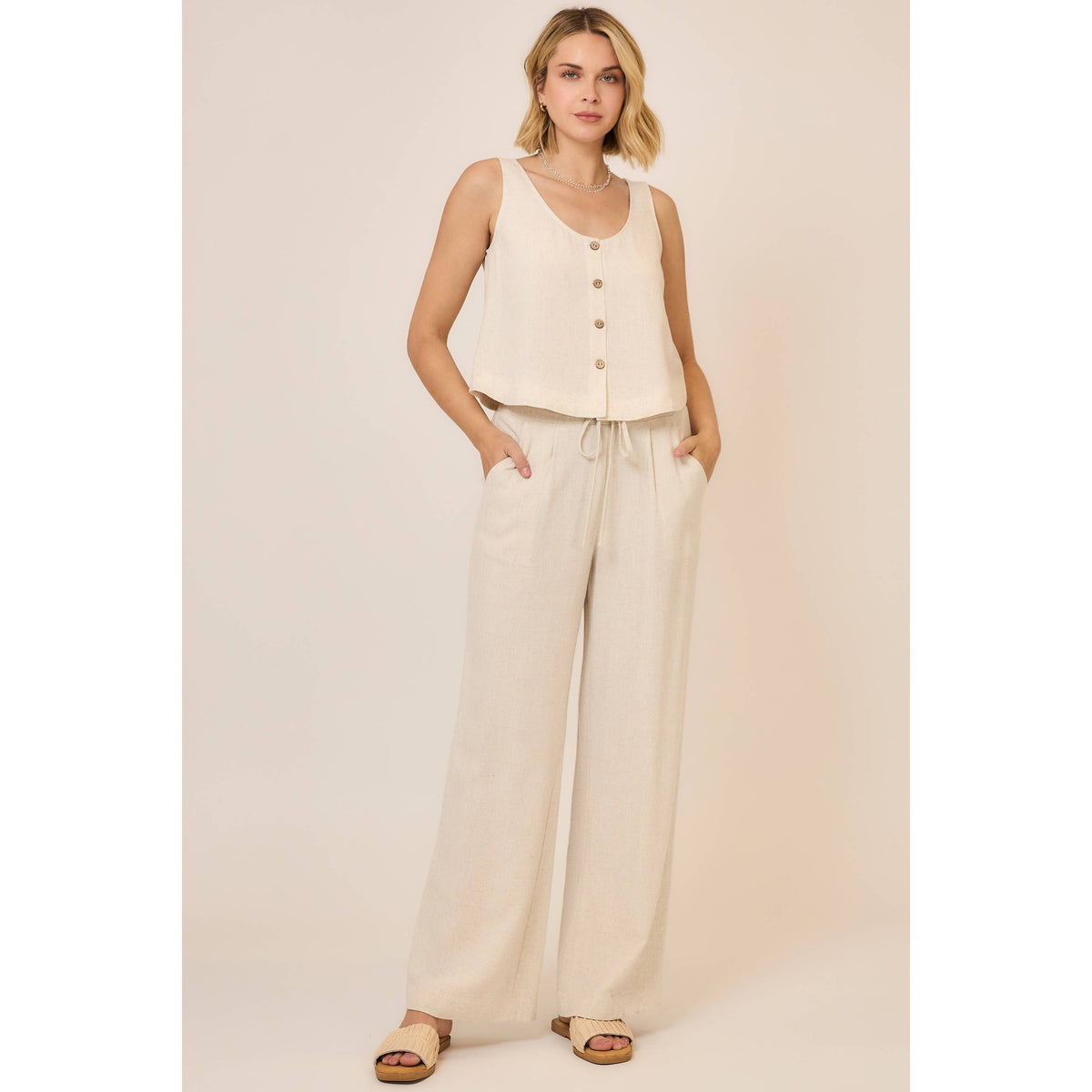 The Brynn Button Up Linen Blend Top – Sleeveless Coconut Button Tank: Oatmeal