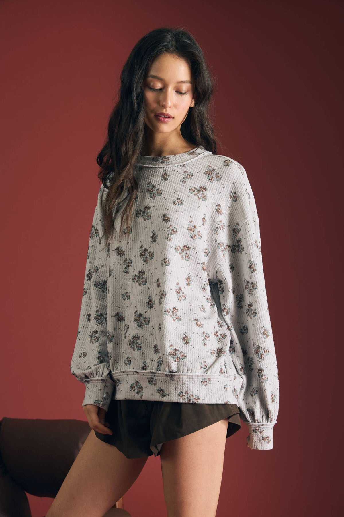 In Full Bloom Floral Knit Top: Light Grey/ Multi