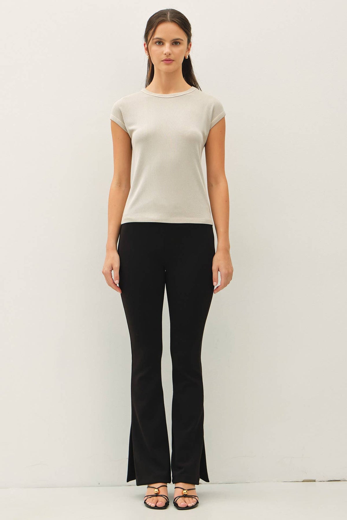 The Hollis Ribbed Cap Sleeve Tee – Fitted Lightweight Everyday Essential T-Shirt for Women