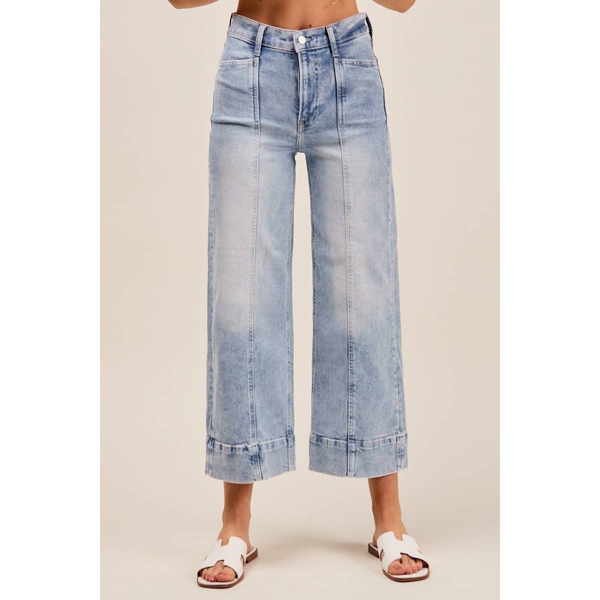The Lennon Seamed Wide Leg Stretch Denim Jeans: Light Wash