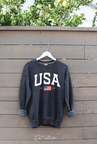 USA Flag Graphic Sweatshirt – Unisex 1776 Fleece Pullover in Mineral Wash