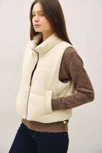 Hollis Soft-Touch Padded Cropped Vest: Winter Cream – Lightweight High-Neck Zip Vest with Adjustable Hem