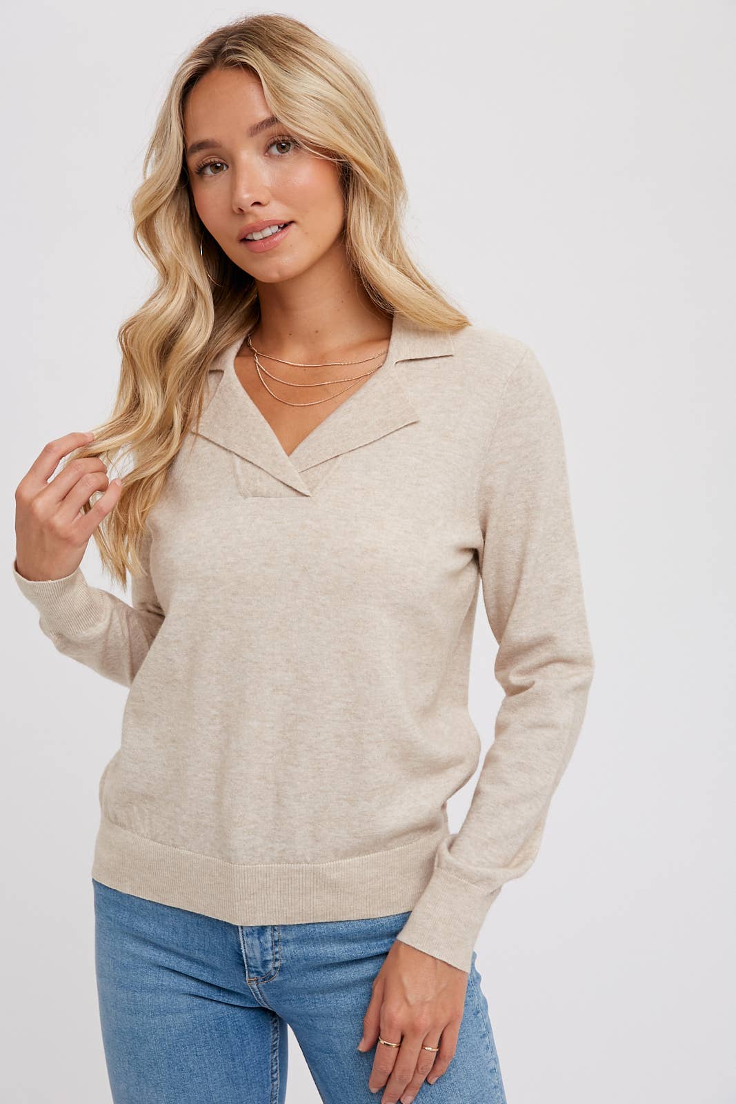 Saelor Notched Collar Essential Pullover: Oatmeal