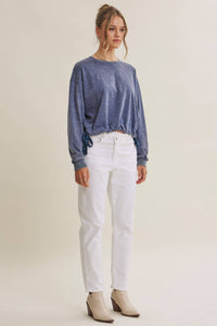SOFT FADED MINERAL-WASHED SWEATSHIRT WITH CINCHED WAIST: VANILLA / S