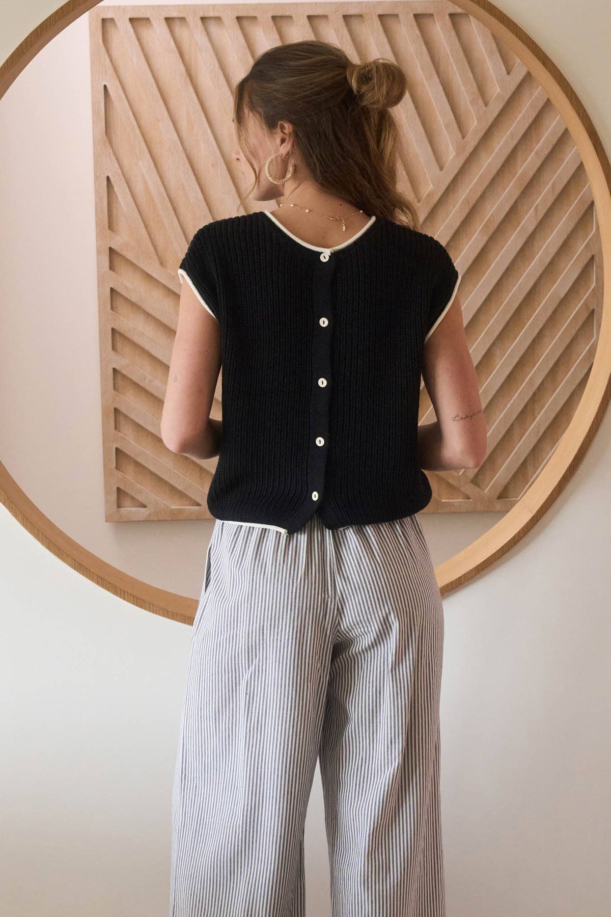 The Marlowe Contrast Trim Sweater Top – Camel Knit Short Sleeve Pullover