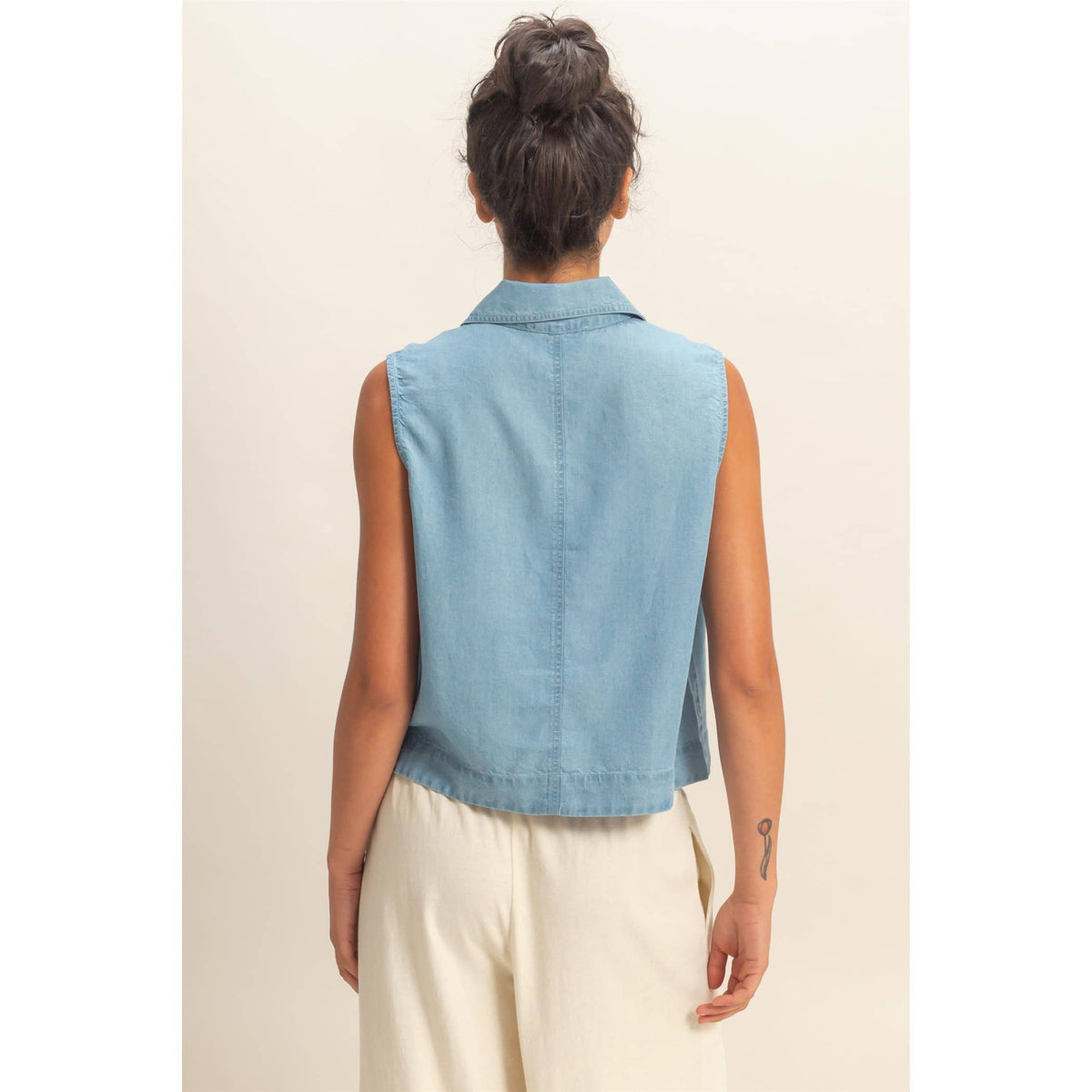 The Sienna Lyocell Sleeveless Button Up Top – Collared Lightweight Summer Blouse