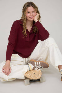 EXPOSED SEAM LONG SLEEVE TEXTURED KNIT POLO: BROWN