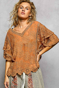 V-neck Short Sleeve Crochet Trim Solid Top: CAMEL / Os