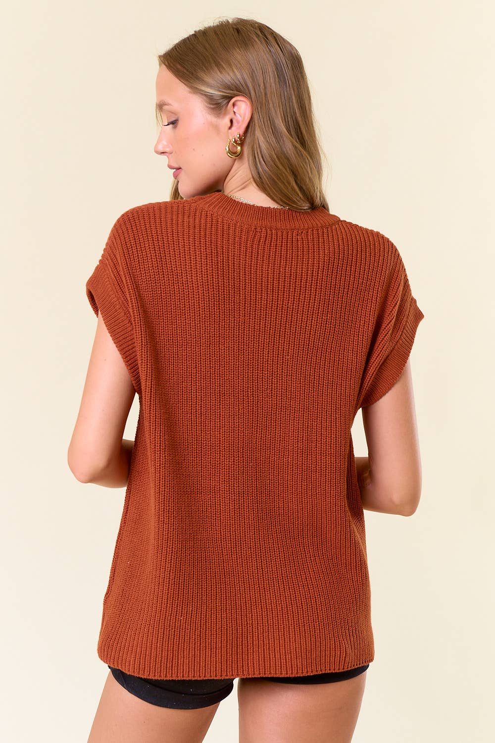 The Maren Ribbed Knit Vest – Rust Brown