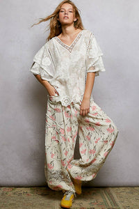 V-neck Short Sleeve Crochet Trim Solid Top: CAMEL / Os