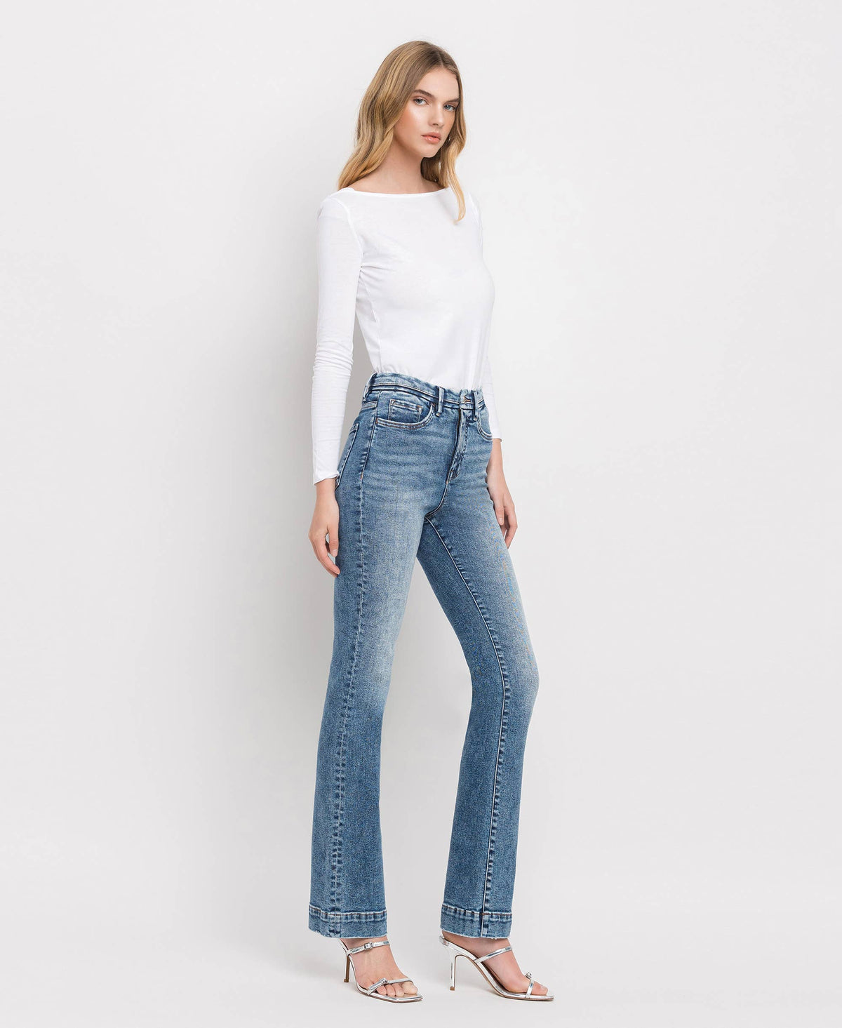 TUMMY CONTROL HIGH RISE BOOTCUT JEANS LV1310: PROTEGEE / 24