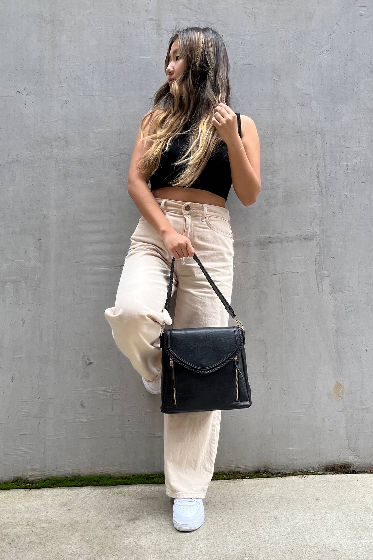 Jen & Co. Lorelei Double Zip Whipstitch Crossbody: Light Brown – Vegan Leather Braided Trim Bag