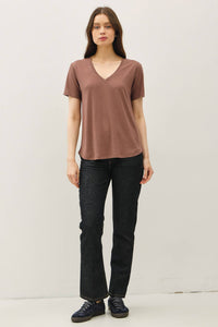 The Avery Essential V Neck Tee – Short Sleeve High Low Hem Basic Top