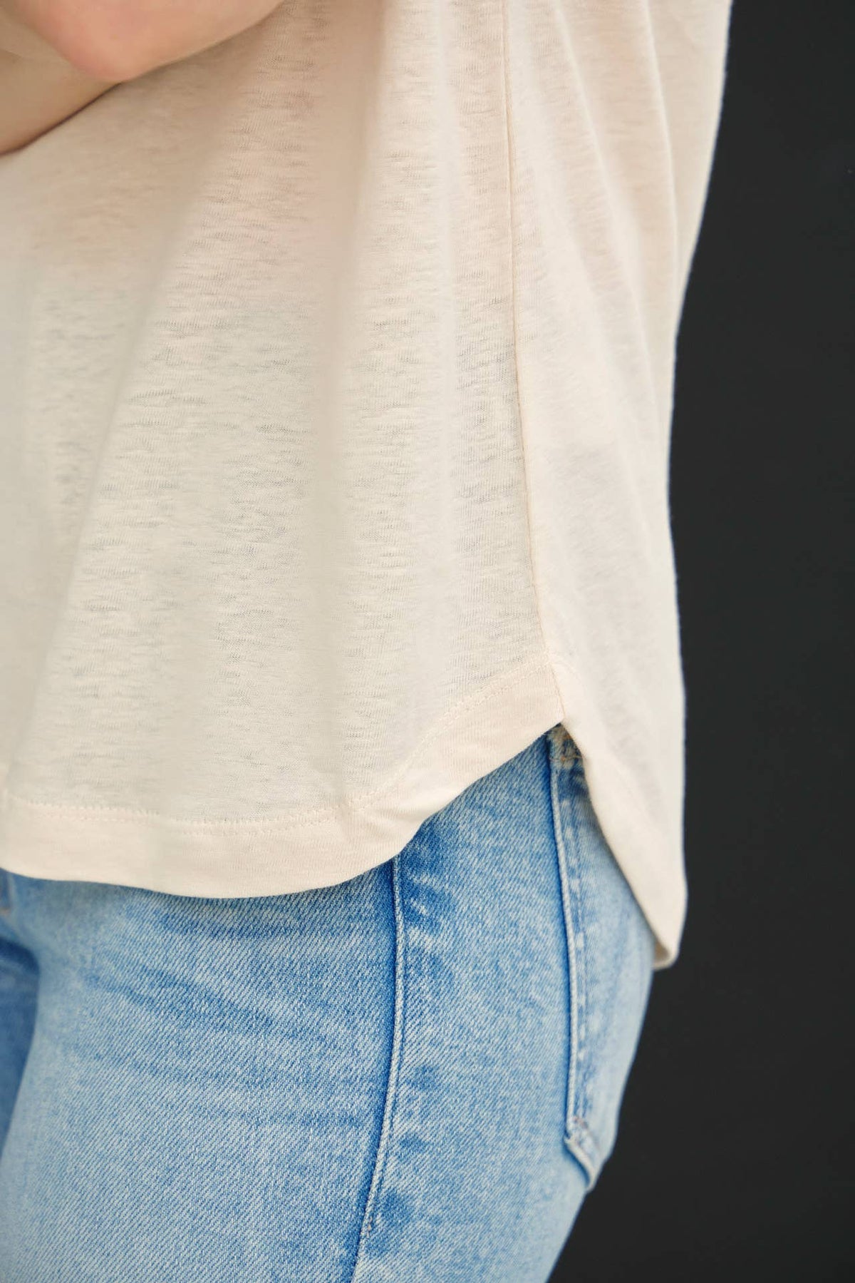 The Avery Essential V Neck Tee – Short Sleeve High Low Hem Basic Top